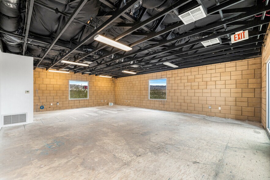 More Photos Of 3301 Micro Pl, Palm Springs Manufacturing For Lease