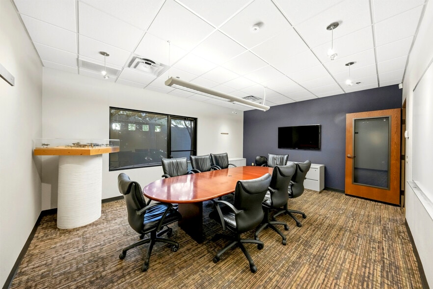 More Photos Of 1425 N Mondel Dr, Gilbert Warehouse For Lease