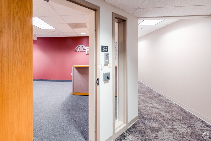 More Photos Of 2 Corporate Pl, Middletown Office For Lease