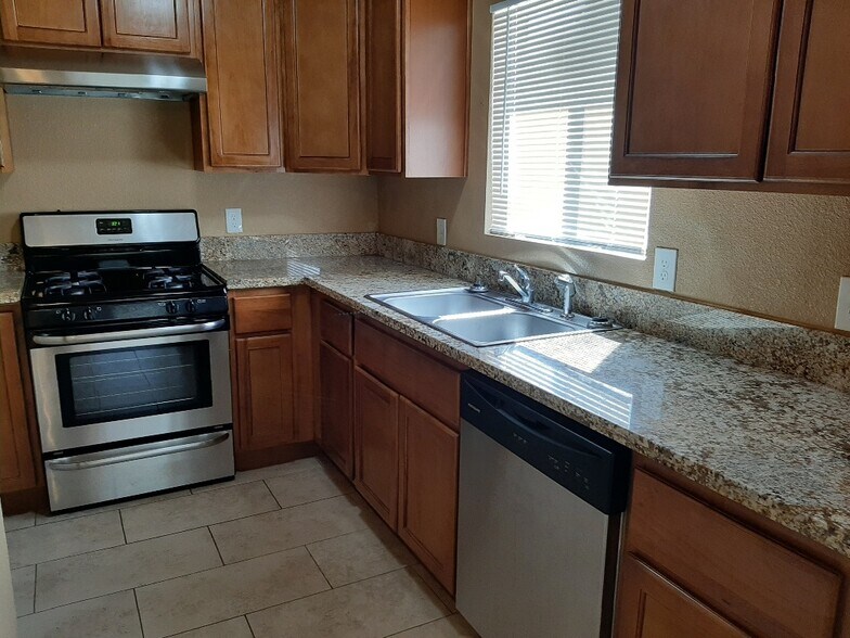 More Photos Of 11350 N State Route 99 E Frontage Rd, Lodi Apartments For Sale