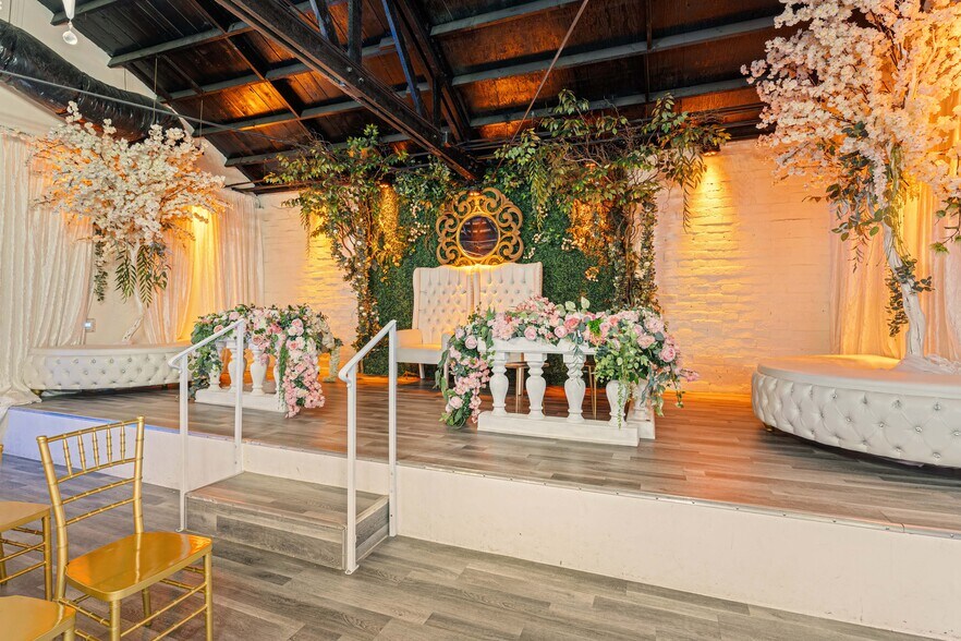 More Photos Of 6265 Van Nuys Blvd, Van Nuys Storefront For Sale