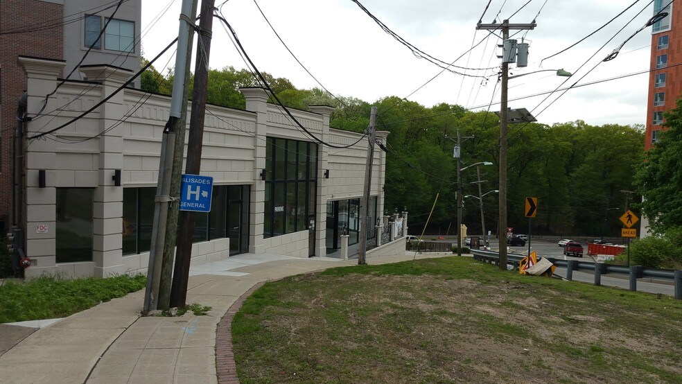 More Photos Of 89 Main St, Fort Lee Restaurant For Sale