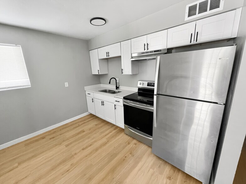 More Photos Of 1925 W Village Dr, Phoenix Multifamily For Sale