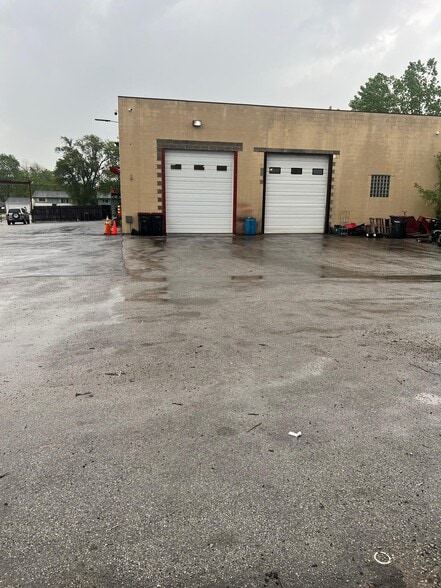 More Photos Of 16400 S Dixie Hwy, Markham Truck Terminal For Sale