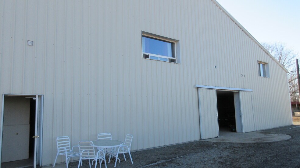 More Photos Of 1502 University Pky, Yakima Warehouse For Sale