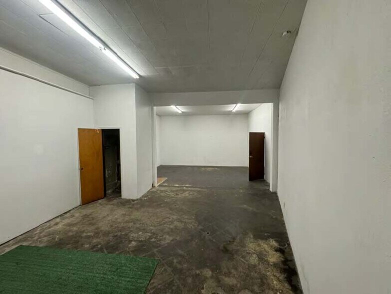 More Photos Of 7320 NE Sandy Blvd, Portland Storefront Retail Office For Lease