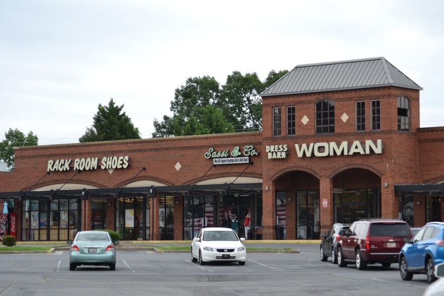 More Photos Of 1001 Market St, Dalton General Retail For Lease