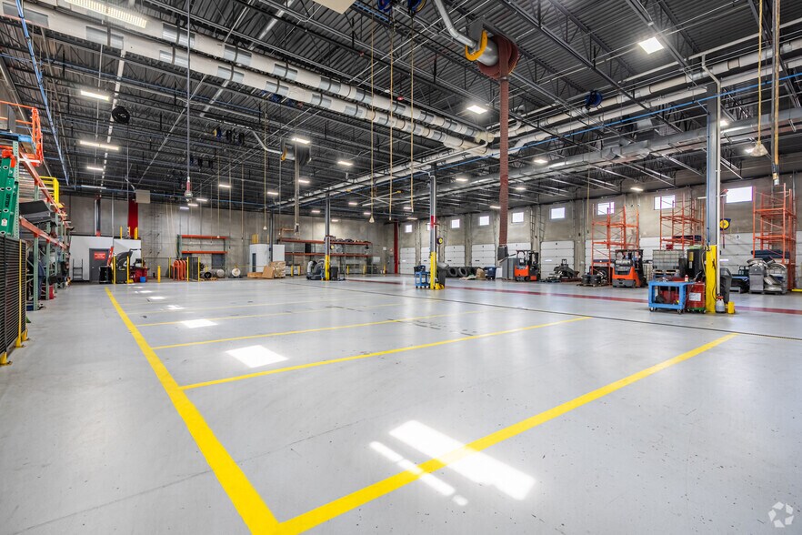 More Photos Of 525 Anderson Dr, Romeoville Warehouse For Sale