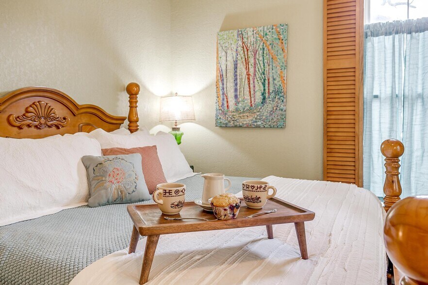 More Photos Of 1092 W Tarleton St, Stephenville Hospitality For Sale