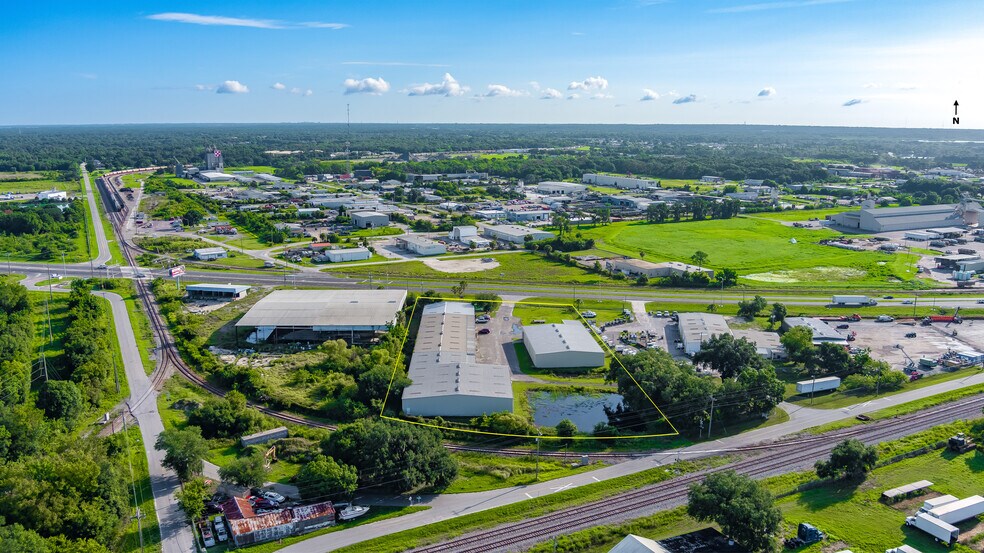More Photos Of 2300 Hwy 60 W, Mulberry Warehouse For Lease