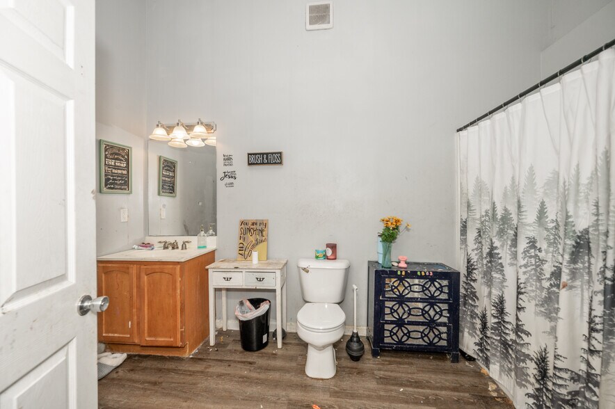 More Photos Of 1514 Kinney Ave, Cincinnati Warehouse For Sale