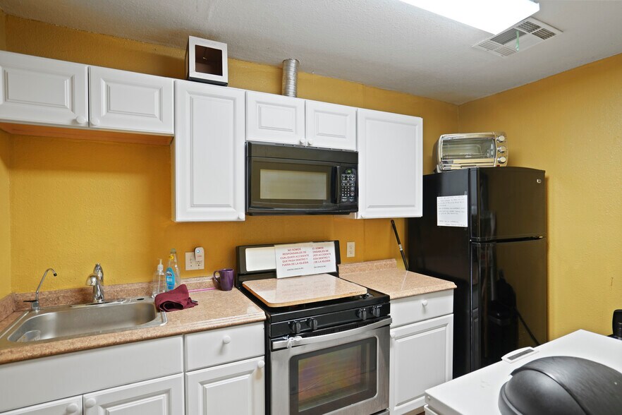 More Photos Of 1413 Jayken Way, Chula Vista Manufacturing For Sale