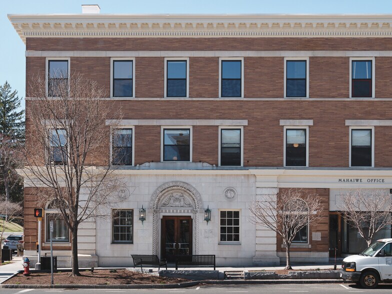 Primary Photo Of 6 Castle St, Great Barrington Apartments For Lease