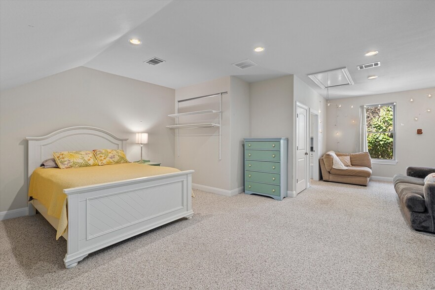 More Photos Of 1092 FM 3000, Elgin Specialty For Sale