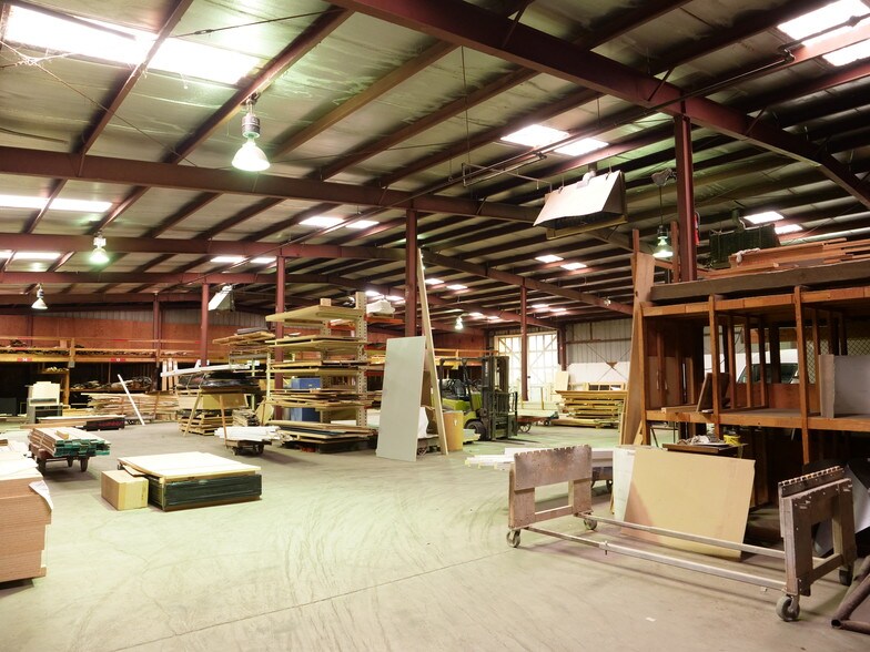 More Photos Of 1400 Lincoln Ave, Louisville Warehouse For Sale