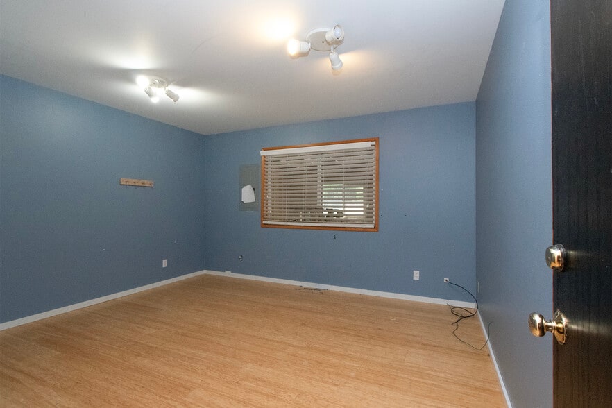 More Photos Of 202 Birdsong Ln, Port Angeles Healthcare For Sale