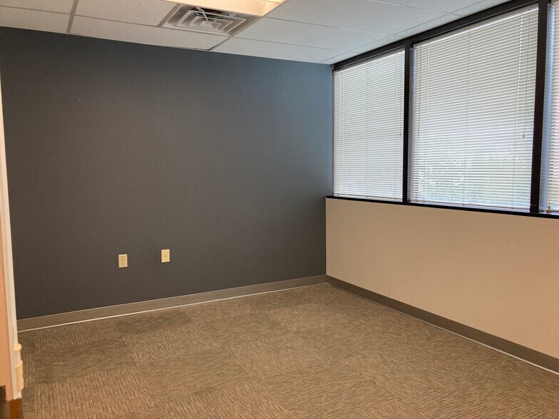 More Photos Of 3605 Vartan Way, Harrisburg Office For Lease