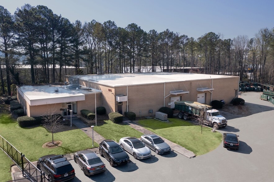 More Photos Of 3265 McCall Dr, Atlanta Distribution For Lease
