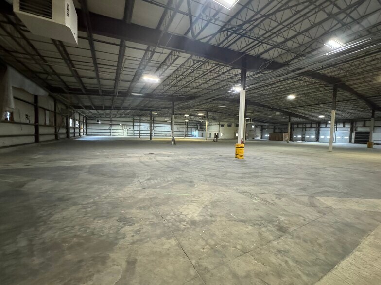 More Photos Of 20 Morin St, Biddeford Warehouse For Sale