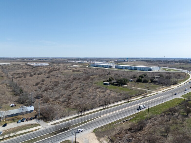 More Photos Of 1600 E Mccarty Ln, San Marcos Land For Lease