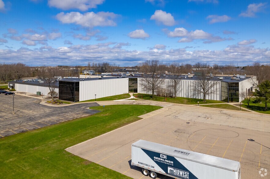 More Photos Of 414 E 40th St, Holland Manufacturing For Lease