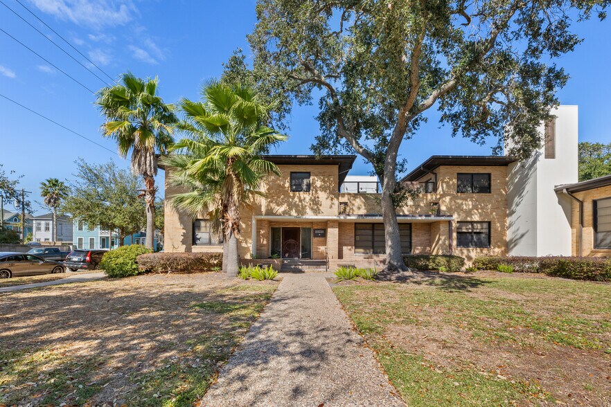 Primary Photo Of 1528 Post Office St, Galveston Rehabilitation Center For Sale