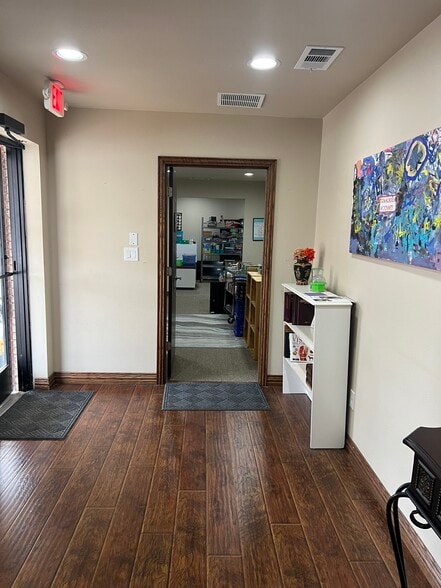 More Photos Of 105 New Hope Rd E, McKinney Freestanding For Lease