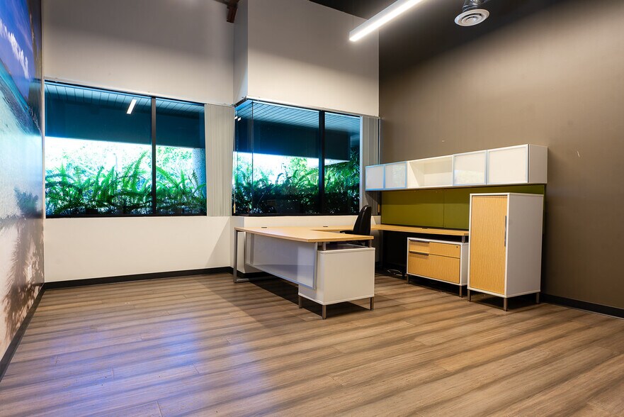 More Photos Of 6675 Mesa Ridge Rd, San Diego Office For Lease