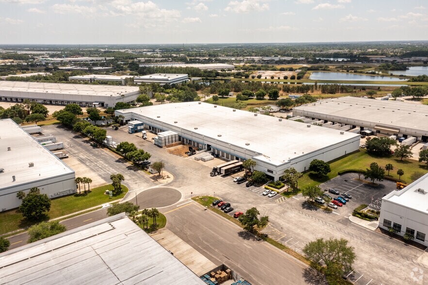 More Photos Of 2500 Principal Row, Orlando Warehouse For Lease