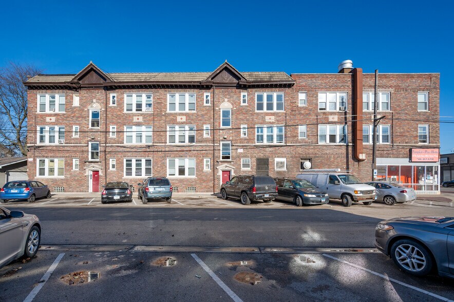 More Photos Of 1426 S 5th Ave, Maywood Apartments For Sale