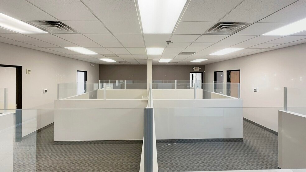 More Photos Of 3585 E Flamingo Rd, Las Vegas Loft Creative Space For Lease