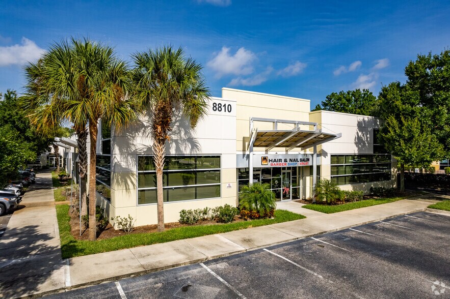 More Photos Of 8810 Commodity Cir, Orlando Showroom For Lease