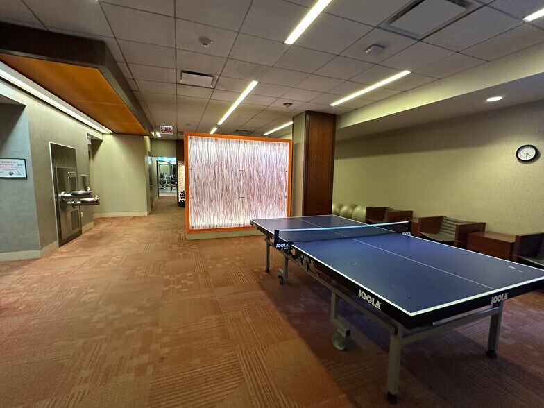 More Photos Of 400 E Randolph St, Chicago Apartments For Lease