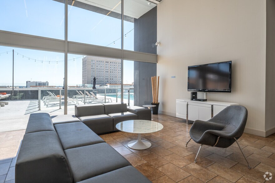 More Photos Of 1617 Fannin St, Houston Multifamily For Sale