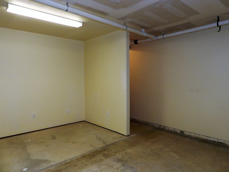 More Photos Of 1541 Ogden Rd, Montrose Medical For Lease