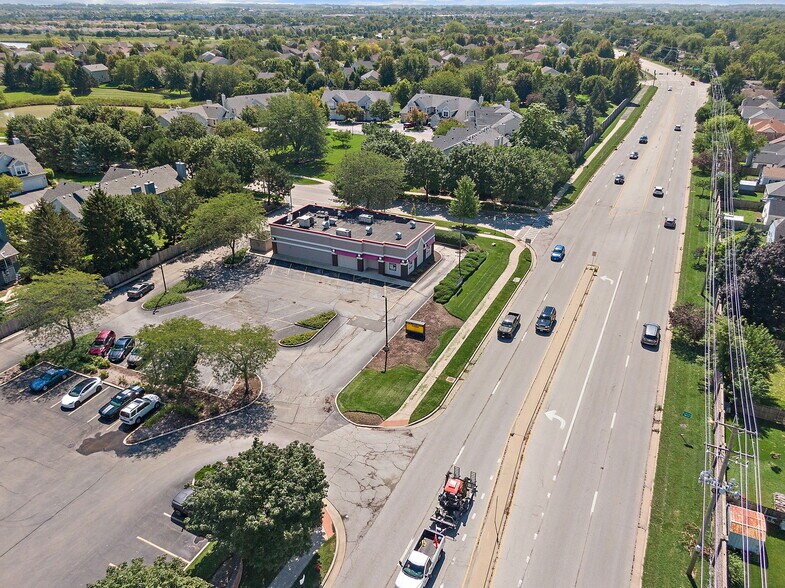 More Photos Of 240 Douglas Rd, Oswego Fast Food For Lease