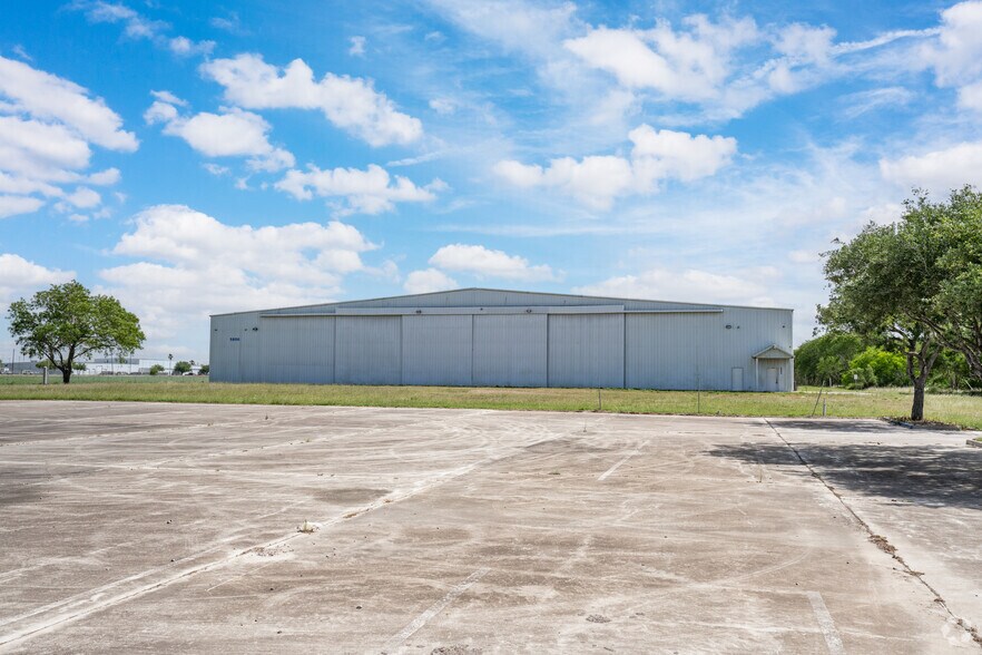 More Photos Of 5806 E Grimes Ave, Harlingen Manufacturing For Sale