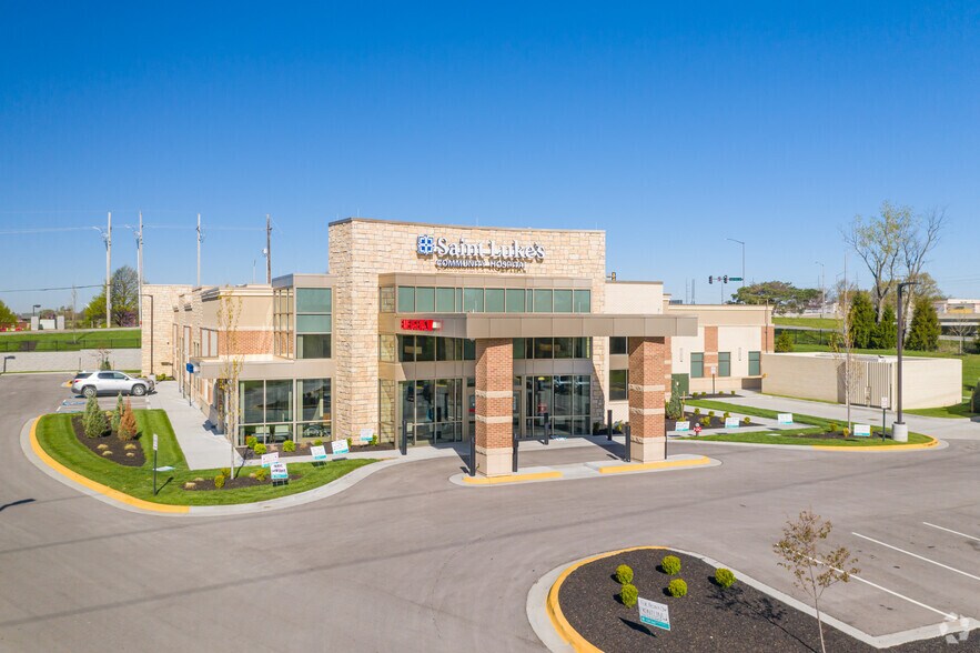 More Photos Of 14950 W 67th St, Shawnee Hospital For Lease