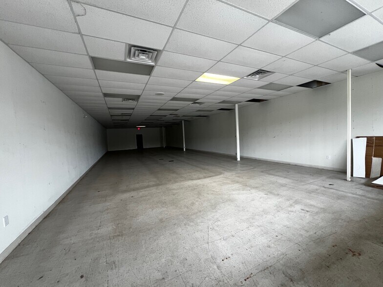 More Photos Of 455 State Rt 23, Wantage Supermarket For Lease