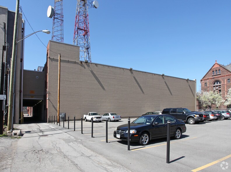 More Photos Of 95 N Fitzhugh St, Rochester Office For Lease