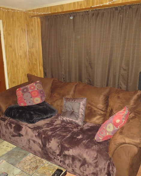 More Photos Of 3336 S Commerce St, Ardmore Self Storage For Sale