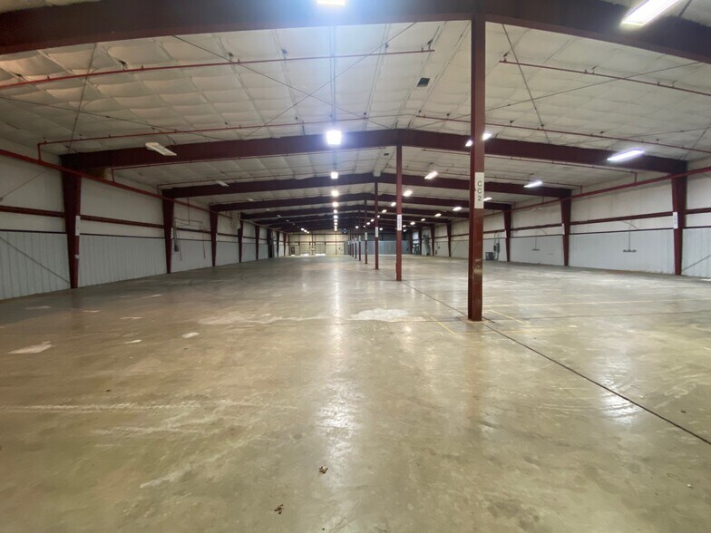 More Photos Of 2921 E 290 Rd, Grove Manufacturing For Lease