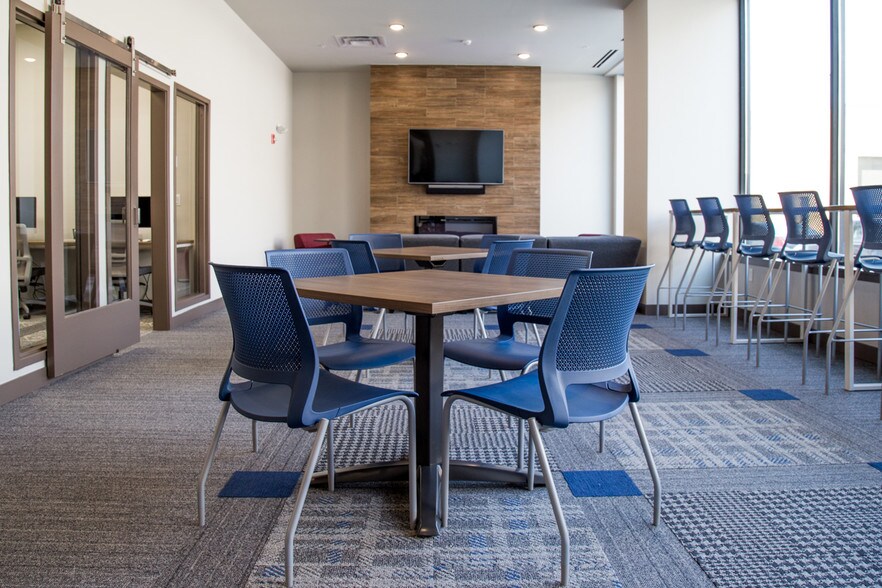 More Photos Of 649 Cherry St, Terre Haute Apartments For Lease