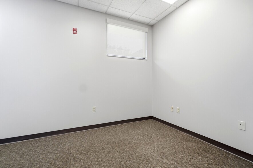 More Photos Of 375 N Eastown Rd, Lima Medical For Lease