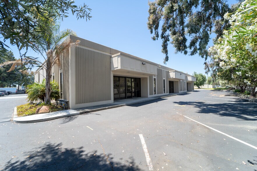 More Photos Of 1296-1306 Reamwood Ave, Sunnyvale Flex For Lease