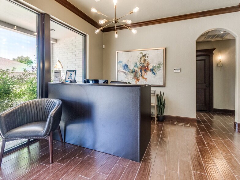 More Photos Of 2425 Wilcox Dr, Norman Office For Sale