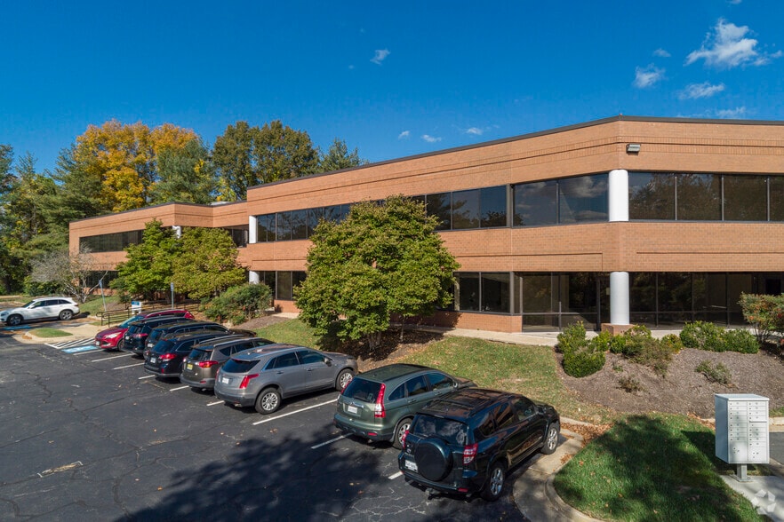 Primary Photo Of 8560 Cinder Bed Rd, Lorton Light Distribution For Lease