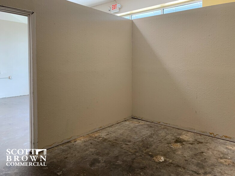 More Photos Of 603 N Locust St, Denton Unknown For Lease