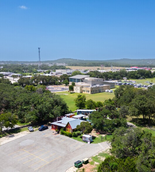 More Photos Of 118 Old San Antonio Rd, Boerne Storefront Retail Office For Sale