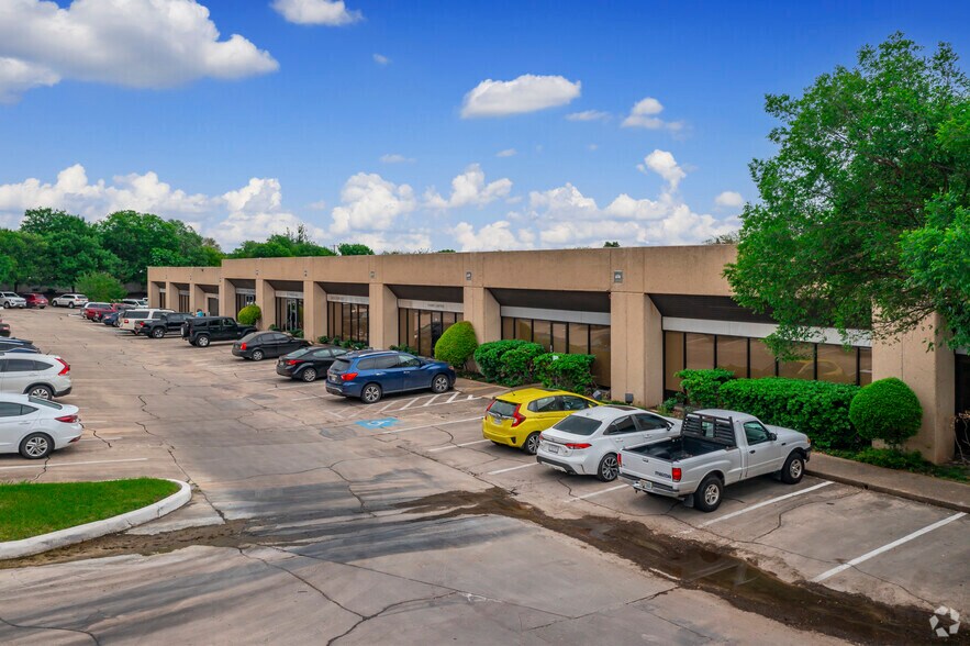 More Photos Of 3201 Cherry Ridge St, San Antonio Unknown For Lease